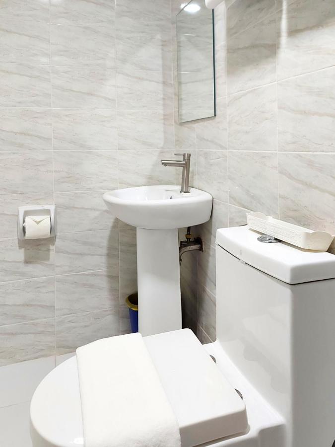 Airobedz Bgc - Near Uptown Otel Manila Dış mekan fotoğraf